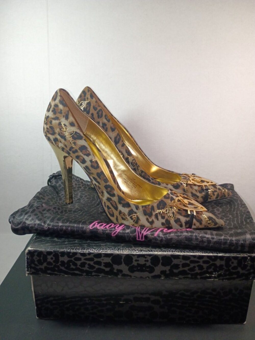 Baby Phat Y2K Pointed Toe Leather Cheetah Print Gold Cat Charm Heels 10B